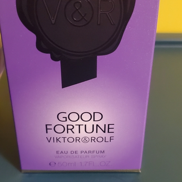 Viktor&rolf Good Fortune perfume - Picture 2 of 2
